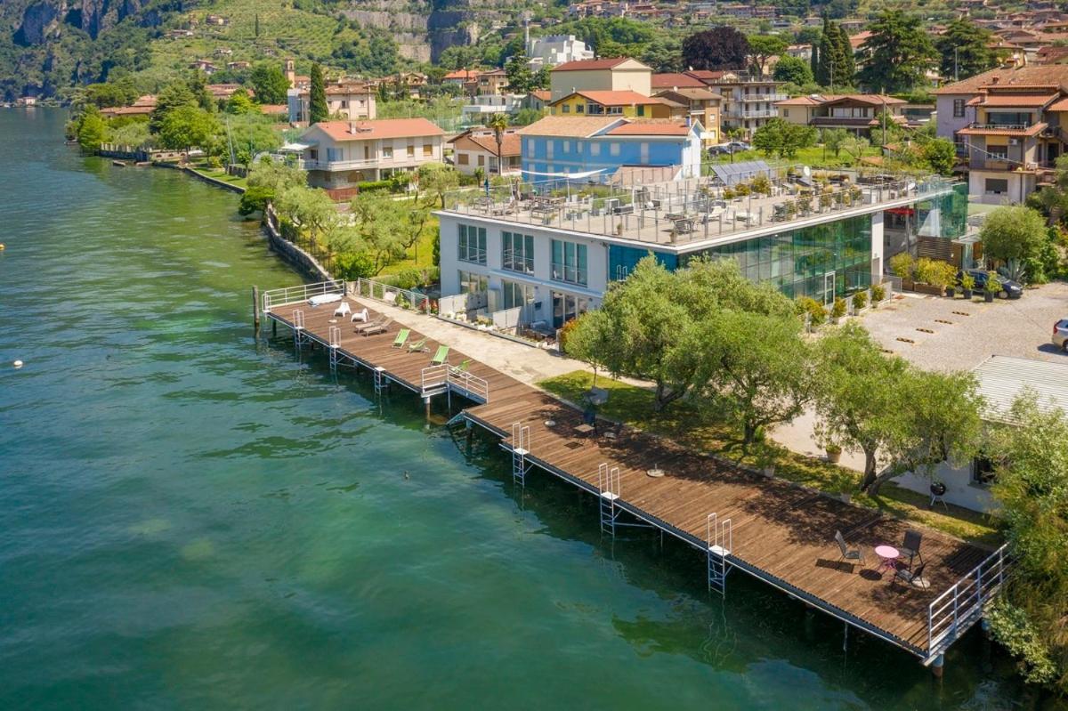 Direttamente Al Lago Apartments مارون المظهر الخارجي الصورة